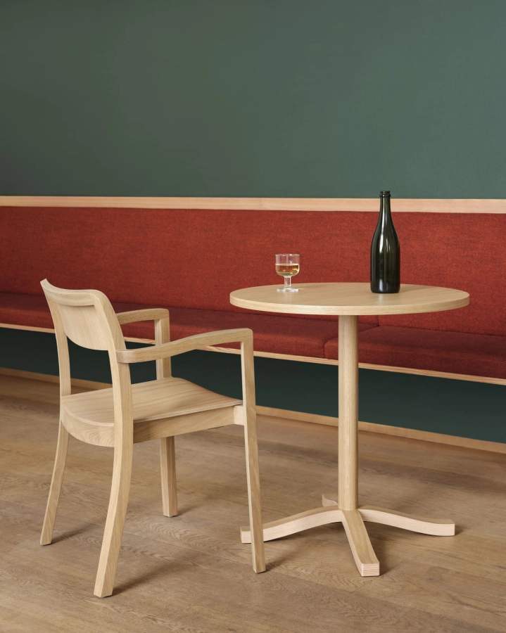 Pastis Armchair wb lacquered oak_Pastis Table dia70xH74 wb lacquered plywood oak_Tavern Glass M clear.jpg