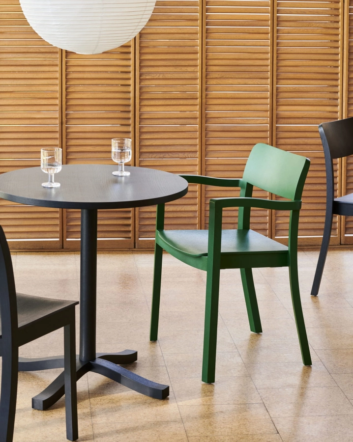 Pastis Armchair pine green wb lacquer ash_Pastis Table black wb lacquer ash_Tavern Glass L clear_Rice Paper Shade.jpg