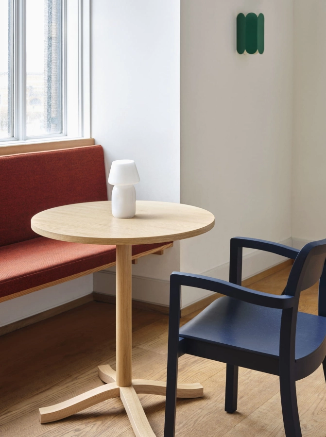 Pastis Armchair steel blue wb lacquered ash_Pastis Table dia70xH74 wb lacquered plywood oak_Apollo Portable 02.jpg
