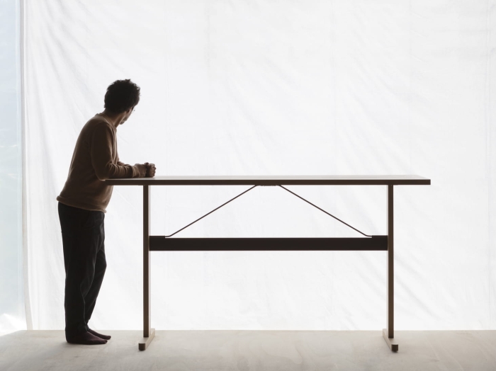 Passerelle High Table wb lacquered oak frame and edge burgundy powder coated crossbar 01.jpg