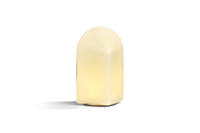 9450131009000_Parade Table Lamp 240 shell white on.jpg