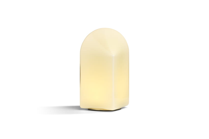 9450131009000_Parade Table Lamp 240 shell white on.jpg