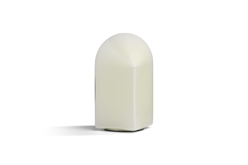 9450131009000_Parade Table Lamp 240 shell white.jpg