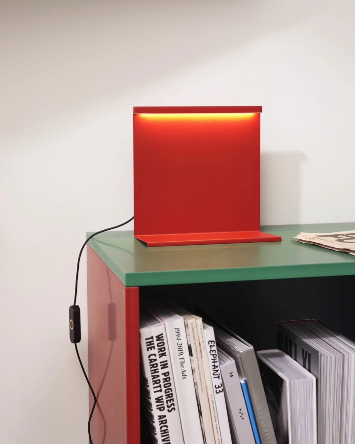 LBM Table Lamp tomato red_Colour Cabinet M Wall multi.jpg