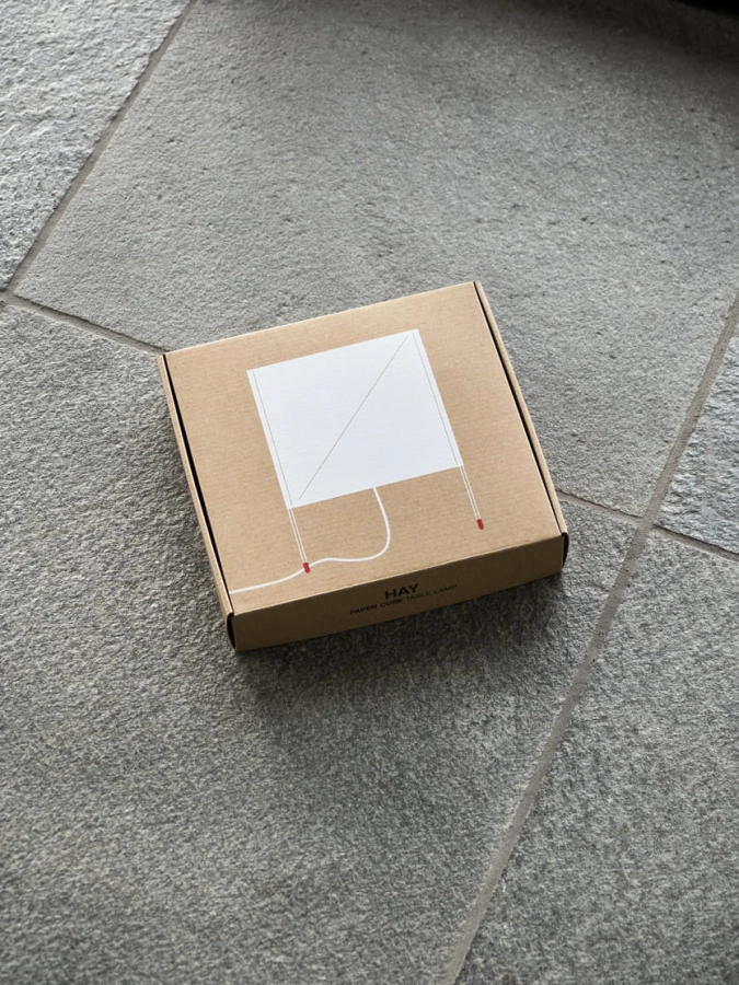 Paper Cube Table Lamp_detail 01.jpg