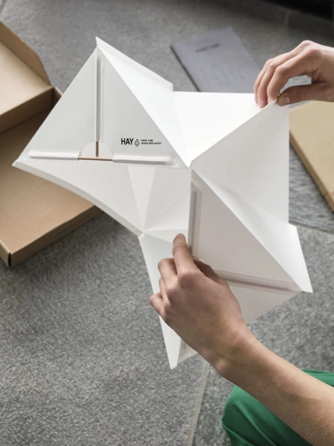 Paper Cube Table Lamp_detail 05.jpg