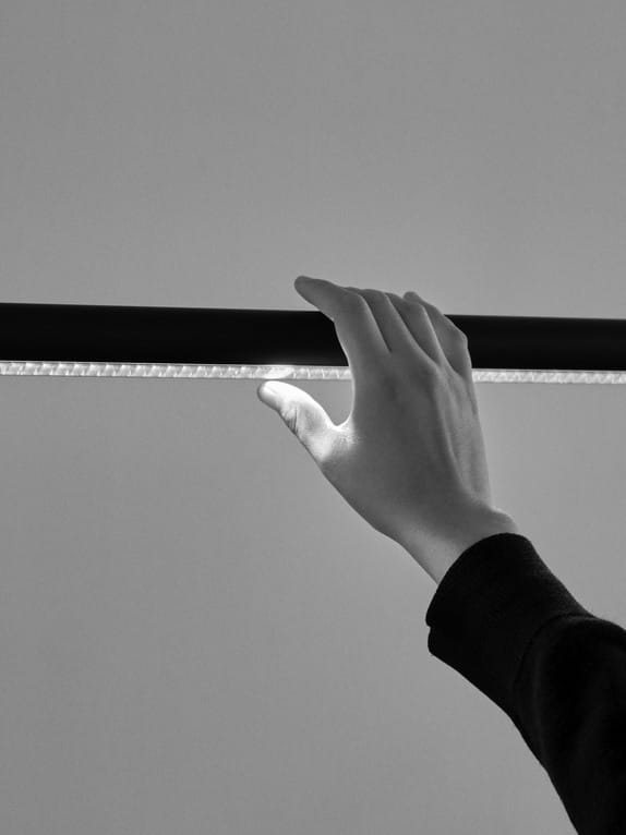 Factor Linear Suspension Lamp_detail 02.jpg
