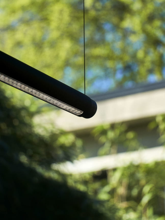 Factor Linear Suspension Lamp_detail 01.jpg