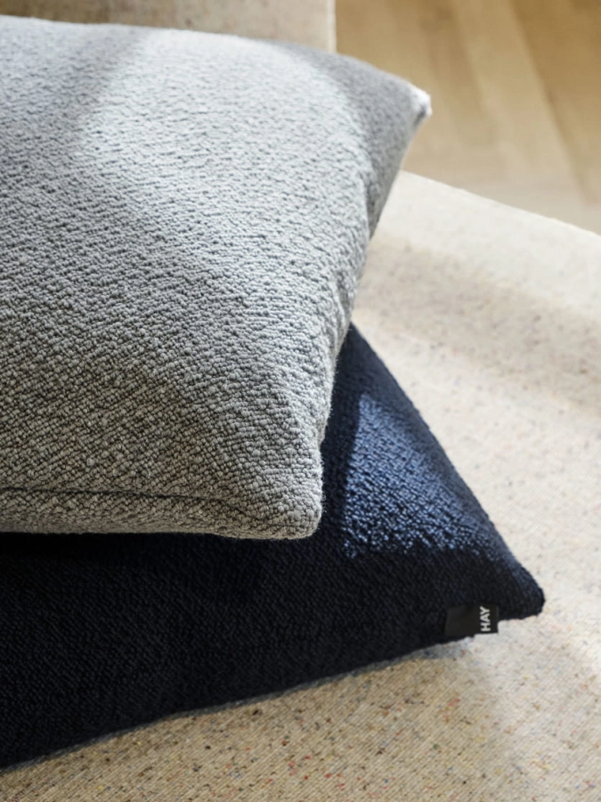 Texture Cushion grey_Texture Cushion dark blue 02.jpg