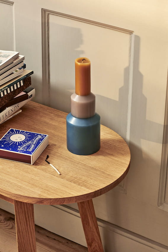 Pillar_Candle_M_blue_Triangle_Leg_Bench.jpg
