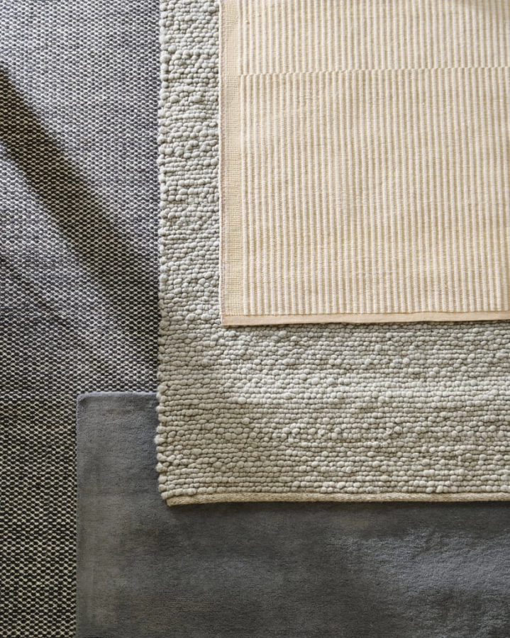 Tapis off white and lavender_Peas Random soft grey_Moiré Kelim black.jpg