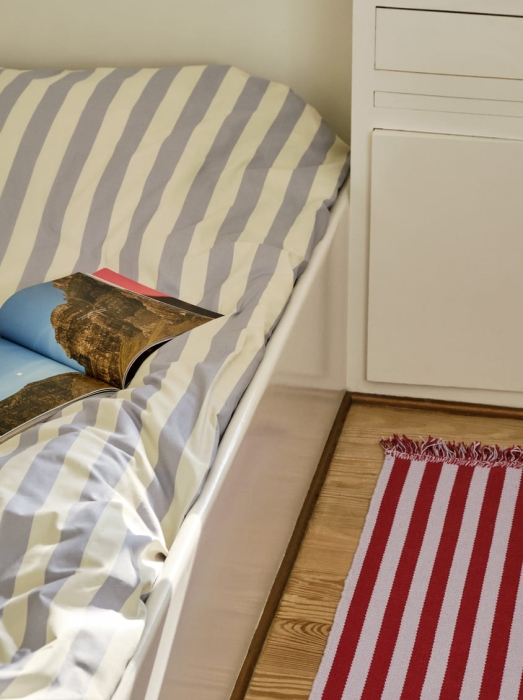 Ete Bedlinen Set light blue_Stripes and Stripes raspberry ripple.jpg