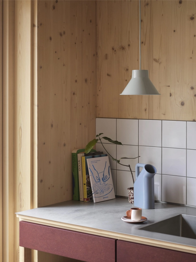 top-pendant-21-grey-tub-jug-pale-blue-muuto-org_(150).jpg