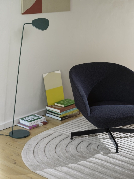 oslo-lounge-chair-colline-787-swivel-base-black-relevo-170x240-off-white-leaf-floor-dark-green-muuto-org_(150).jpg