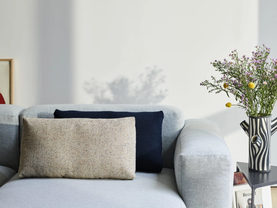 Mags_Soft_Low_2_5_seater_comb_3_Mode_002_Mags_10_Cushion_Bolgheri_LGG60_Flamiber_dark_blue_J4.jpg