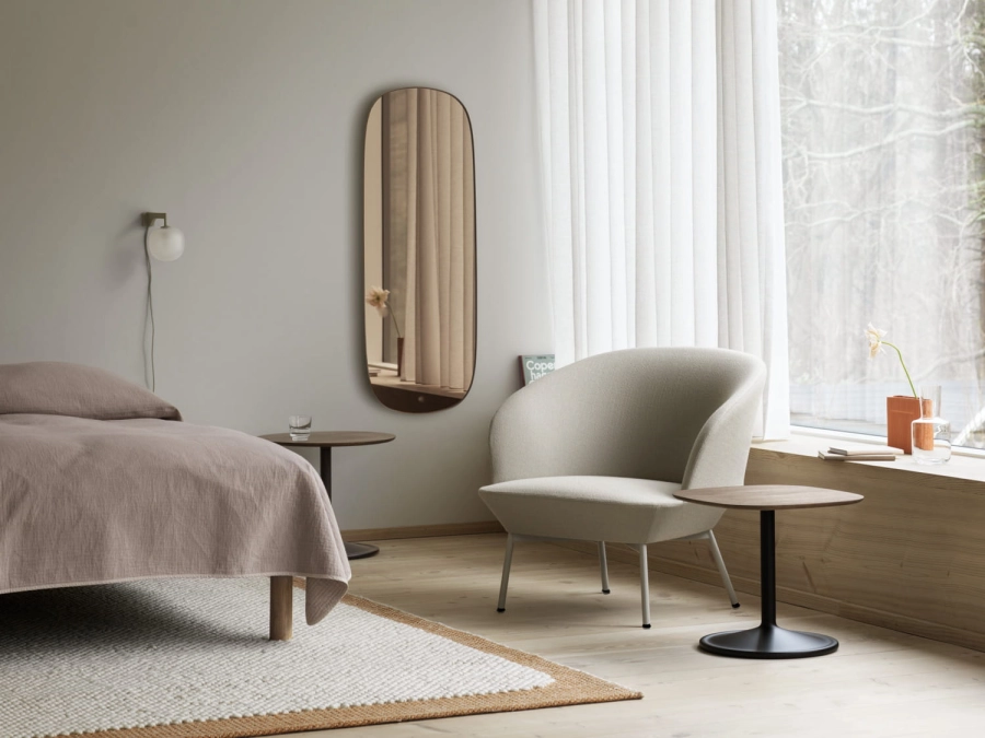 17092-en-oslo-lounge-chair-tube-grey-vidar-146-soft-side-45x45-o48-h-40-smoked-oak-black-framed-mirror-rose-rime-wall-grey-wide-org.jpeg