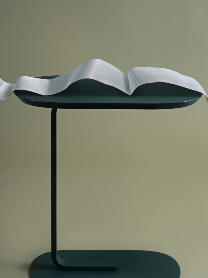 13242-en-relate-side-table-dark-green-muuto-org.webp