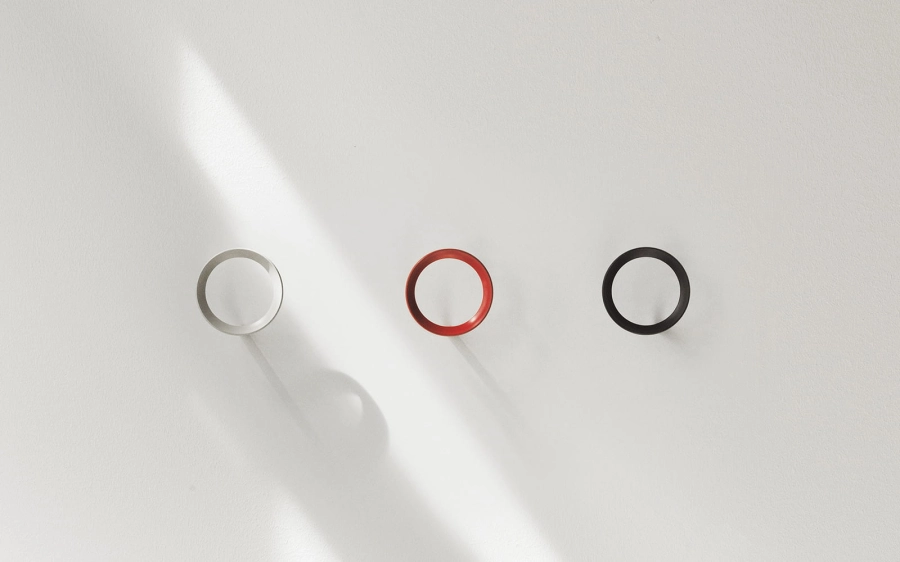 2022_Loop_Hook_Medium_Warm_Grey_Red_Black.jpeg