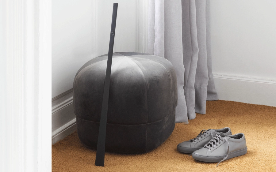 2020_Shoehorn_Black_Circus_Pouf_Small_Grey_Curve_Hook_Oak_01_Web.gif