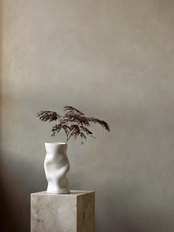 MENU_Plinth_Pedestal_Collapse_Vase_4_copy_1200x.webp