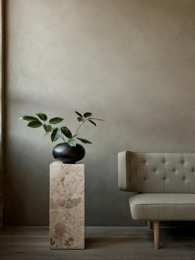 MENU_Plinth_Pedestal_Surround_Vase_1200x.webp