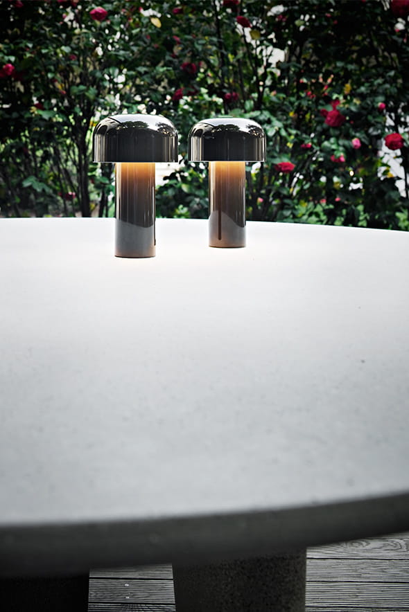 bellhop-table-castiglioni-flos-F1060009-product-life-08-590x884.jpg
