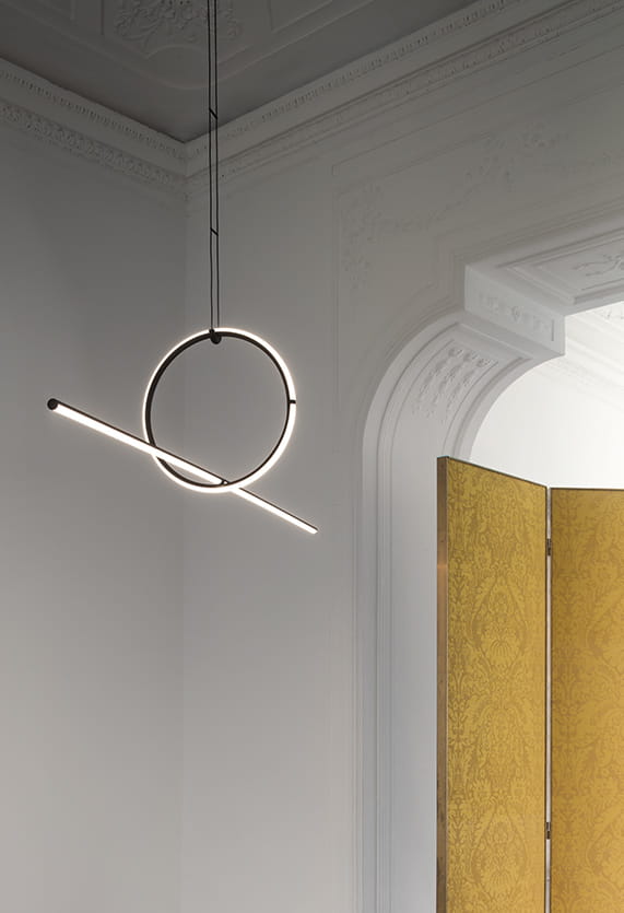 arrangements-suspension-line-anastassiades-flos-F0401030-product-life-01-571X835.jpg