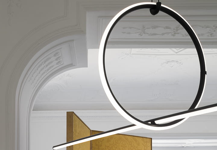 arrangements-suspension-line-anastassiades-flos-F0401030-product-life-01-720X498.jpg