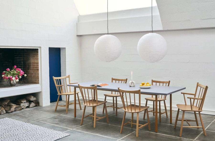 Two-Colour L240xW90 blue wb lacquer valchromat tabletop ochre powder coated steel_J42 wb lacquer oak_J41 wb lacquer oak.jpg