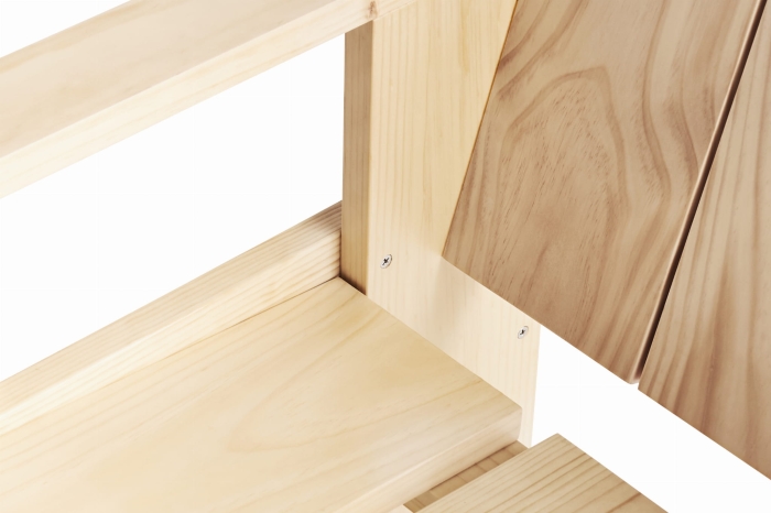 AD119-C942_Crate Dining Chair wb lacquer pinewood_detail 02.jpg