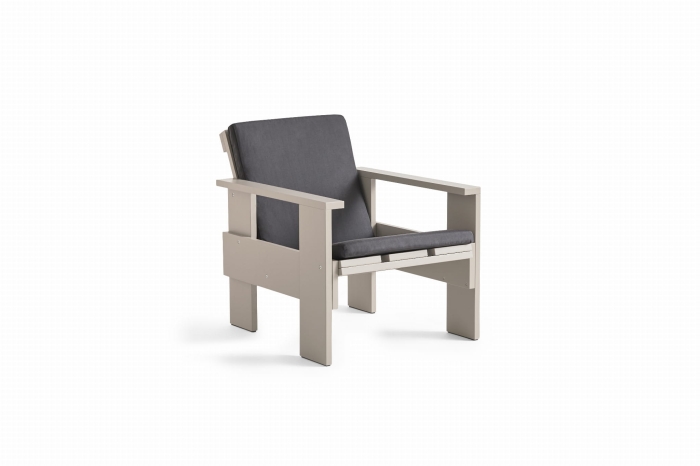 AD118-C945_Crate Lounge Chair london fog wb lacquer pinewood_Folding Cushion anthractie textile.jpg