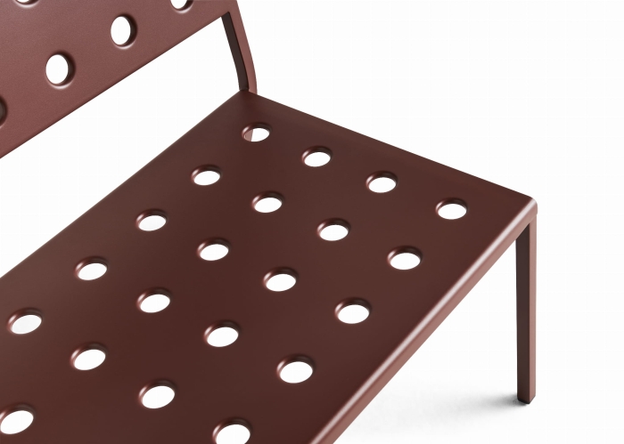 AB827-B681-AH17_Balcony Lounge Bench L113,5 iron red powder coated steel_detail.jpg