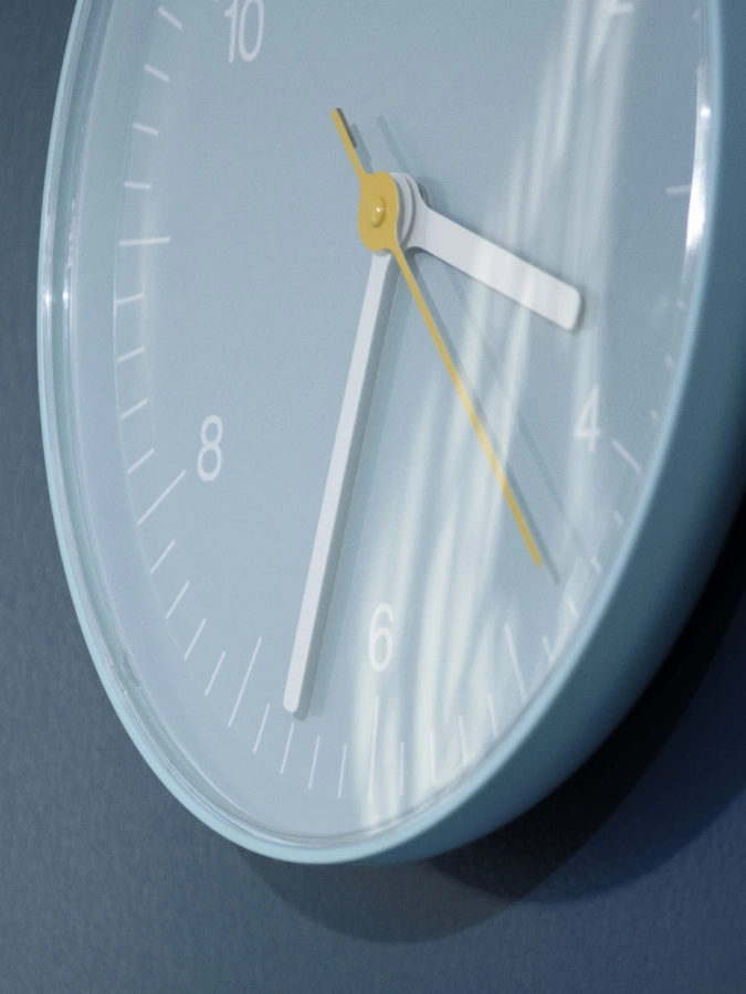Wall Clock light blue_detail 01.jpg