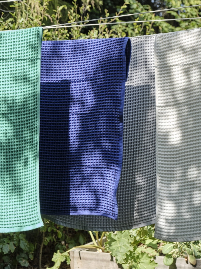 Waffle Twist Bath Towel family 02.jpg