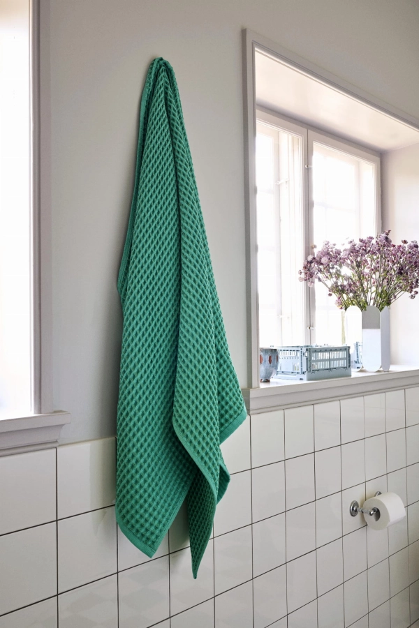 Waffle Twist Bath Towel aqua_Arcs Vase mirror_HAY Colour Crate dusty blue.jpg