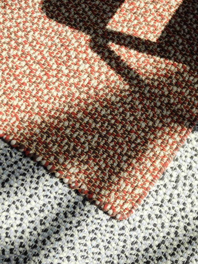 Braided Rug grey_red.jpg