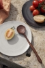 fermLIVING_SS23_MeanderSpoon_1104267466_FlowPlate_1104264634_image_01.jpg
