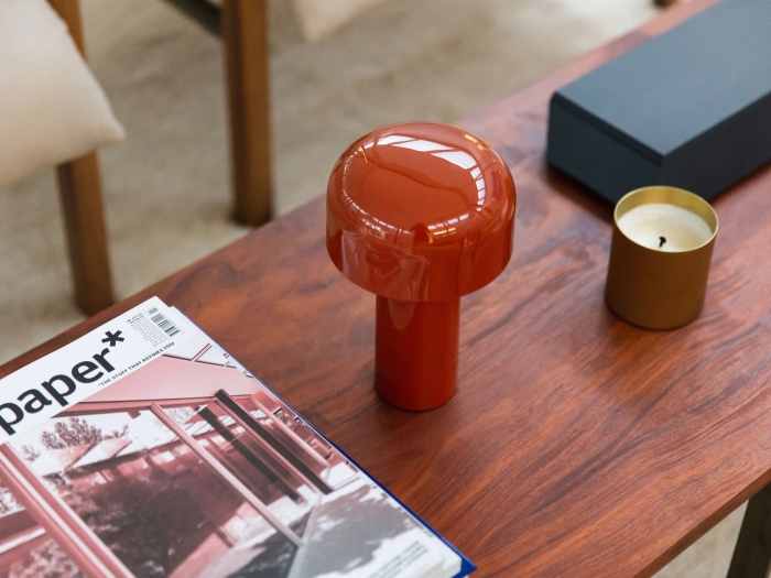 bellhop-battery-brick-red-table-barber-osgerby-flos-01.jpg