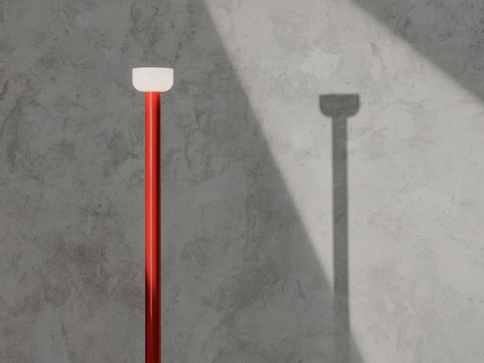 bellhop-white-brick red-floor-barber-osgerby-flos-01.jpg