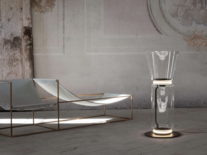 noctambule-f-1highcylinder-cone-black-floor-grcic-flos-01.jpg
