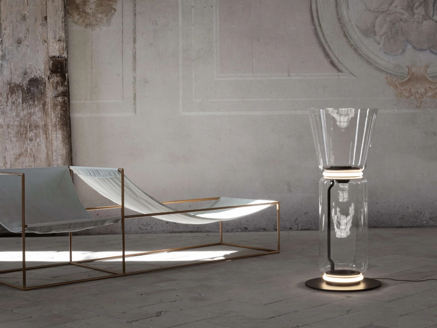 noctambule-f-1highcylinder-cone-black-floor-grcic-flos-01.jpg