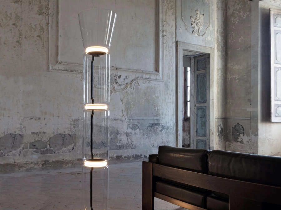 noctambule-f-3highcylinders-cone-black-floor-grcic-flos-01.jpg
