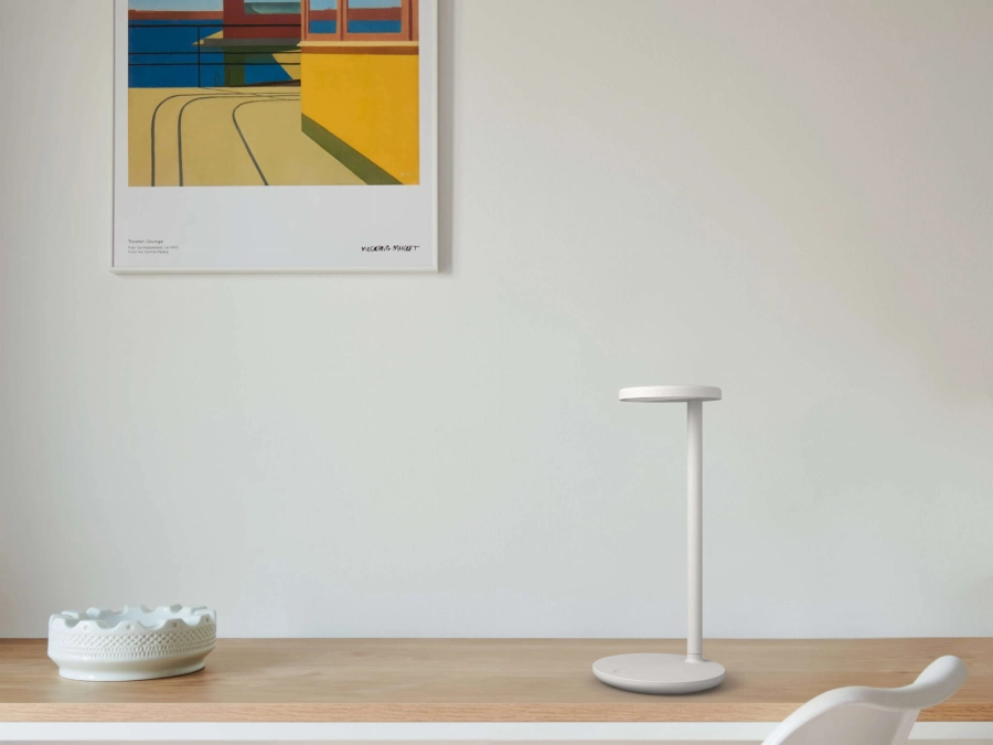 oblique-mattwhite-table-duysen-flos-02.jpg