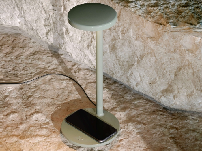 oblique-qi-glossysage-table-duysen-flos-01.jpg