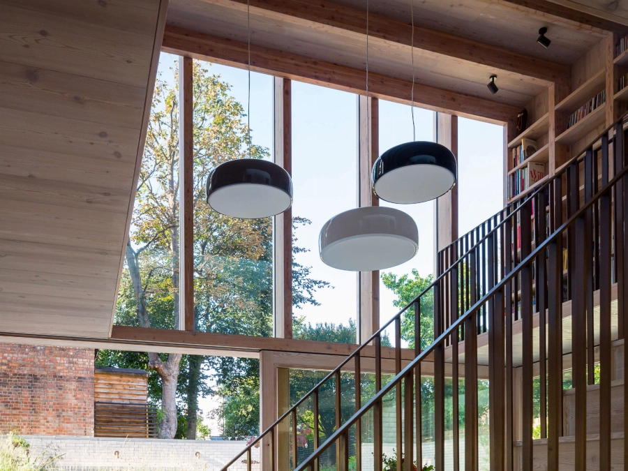 smithfield-s-blk-wht-suspension-morrison-flos-01.jpg