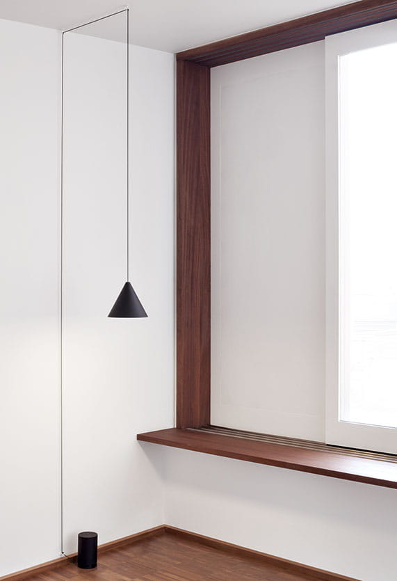 string-light-suspension-cone-anastassiades-flos-F64810-product-life-02-571x835.jpg