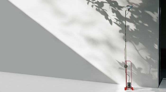 FLOS lampa podłogowa TOIO