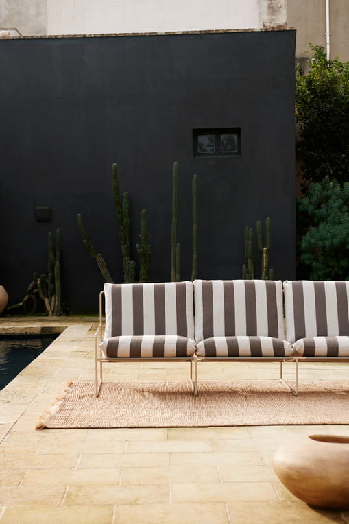 fermLIVING_SS23_Desert3Seater_1104267305_image_1.jpg