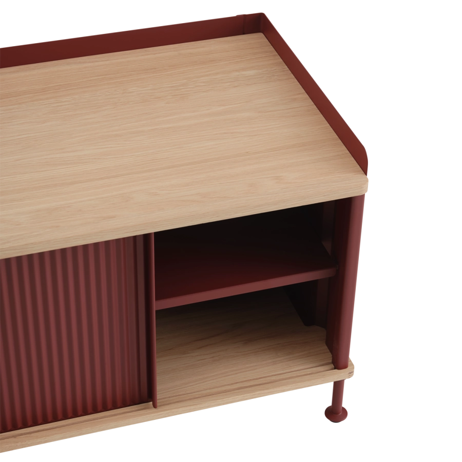 24221-en-enfold-sideboard-186x45-h48-oak-deep-red-front-detail-muuto-5000x5000-hi-res.tif.png