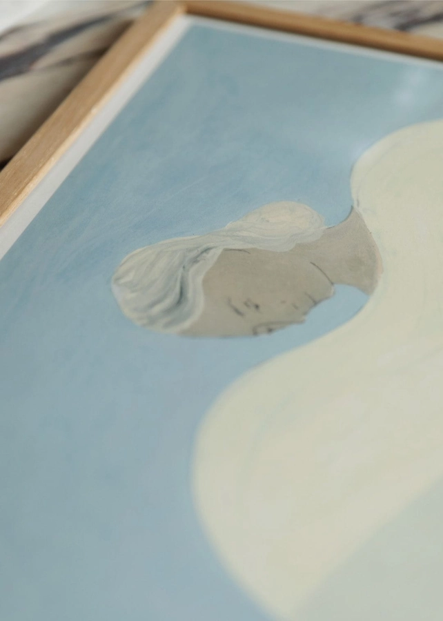 Sofia_Lind_Hold_You_Blue_Close_Up_Low_Res.jpg